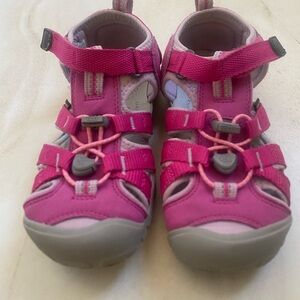 Keen Seacamp 2 CNX Closed-Toe Sandals, Size 1, Pink/Gray